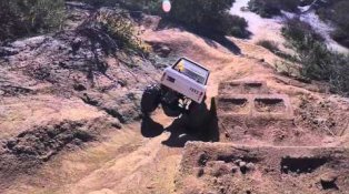 HPI TV Video: Quickie 1973 Ford Bronco Crawler King Fun in the Sun!